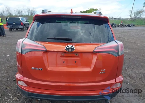 2016 Toyota Rav4 Le z USA, uszkodzony, nr VIN JTMBFREVXGJ092836